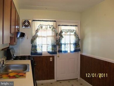 8633 Oak Rd, Parkville, MD 21234 - photo 2