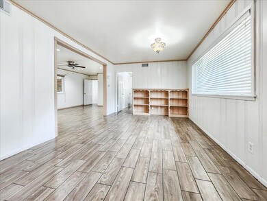 632 Woodcrest Dr, Hurst, TX 76053 - photo 7