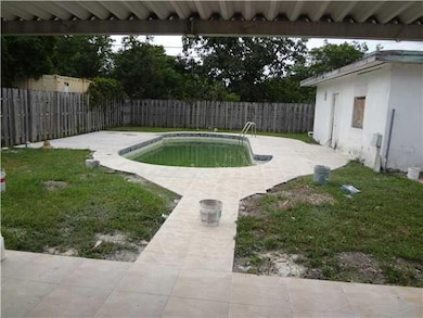 Swimming Pool/Hot Tub/Sauna