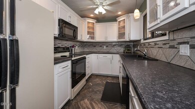 Kitchen 3