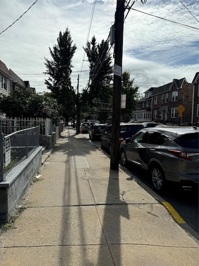 927 E 219th St, Bronx, NY 10469 - photo 3