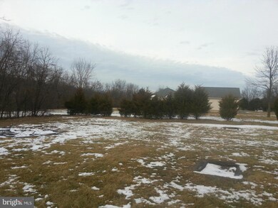 115 Peach Tree Ln, Bunker Hill, WV 25413 - photo 2