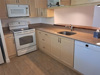 3559 Magellan Cir unit 3222, Miami, FL 33180 - photo 5