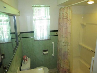 Full Bath.