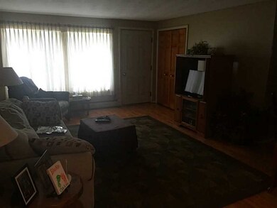 12 Sprague St, Greenville, RI 02828 - photo 5