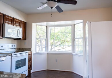 14919 Cherrywood Dr, Laurel, MD 20707 - photo 5