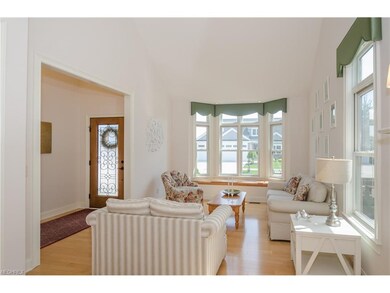 Lovely Living Room, Vaulted Ceiling,  Front Bay Bo