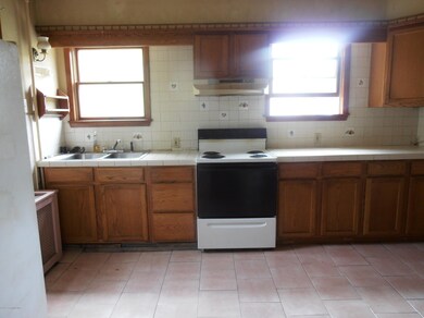 1177 W Main St, Stroudsburg, PA 18360 - photo 4