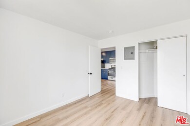 134 N Mariposa Ave unit 308, Los Angeles, CA 90004 - photo 7