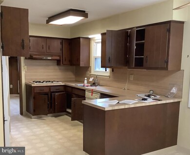 5 Cherry Brook Ln, East Windsor, NJ 08520 - photo 4