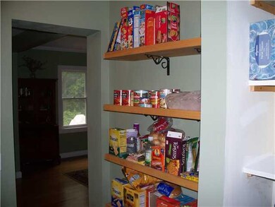 1st Floor Plan Walk-in pantry / 1st Floor laundry