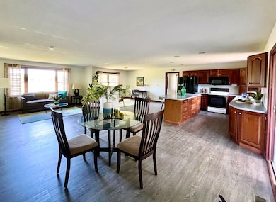 192 Hadley Rd, Sunderland, MA 01375 - photo 4