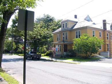 601 Thomas St, Stroudsburg, PA 18360 - photo 4