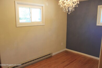 322 Tate St, Taylor, PA 18517 - photo 6