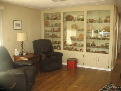 5658 Box R Family Room