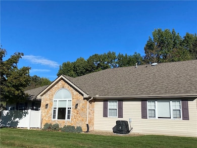 804 Barbra Ln unit 13D, New Castle, PA 16101 - photo 3