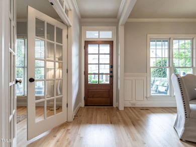 005-1280x960-foyer