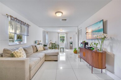 827 NW 114th St, Miami, FL 33168 - photo 5