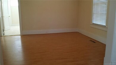 228 W Broad St, Statesville, NC 28677 - photo 4