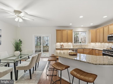 4204 Trumbo Ct, Fairfax, VA 22033 - photo 7