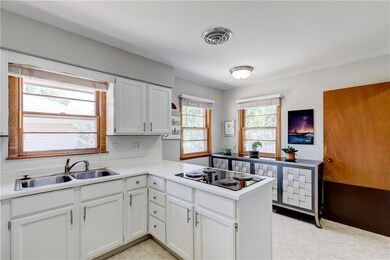 3852 Valdez Dr, Des Moines, IA 50310 - photo 7