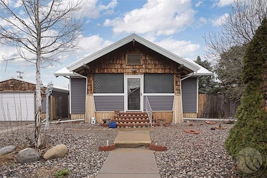 615 N Custer Ave, Hardin, MT 59034 - photo 2