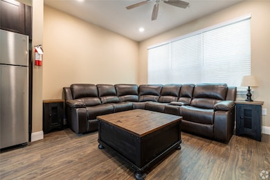 3730 Boettcher Dr unit 808, Huntsville, TX 77340 - photo 7