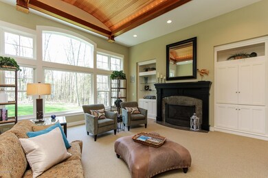 006-Living_Room-2686342-medium