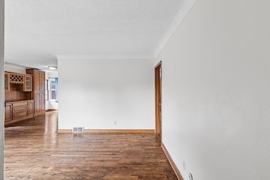 1351 3rd St E, Saint Paul, MN 55106 - photo 4