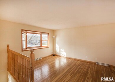 2713 Heather Ln, Bettendorf, IA 52722 - photo 2