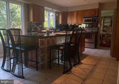 1803 Robin Dr, Hatfield, PA 19440 - photo 2