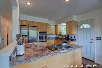 Kitchen W/Stainless Steel Appliances