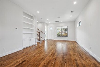 815 Ralfallen St, Houston, TX 77008 - photo 4