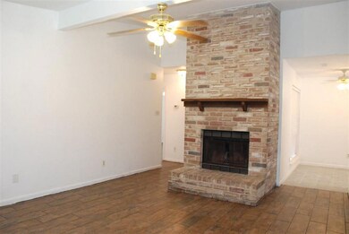 4219 Townes Forest Rd, Friendswood, TX 77546 - photo 3