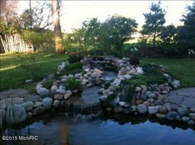 708 S Elm St, Three Oaks, MI 49128 - photo 6