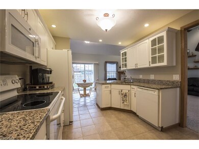 24270 Briar Patch Dr, Olmsted Falls, OH 44138 - photo 2