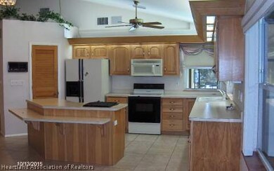 330 Lake Mirror Dr, Lake Placid, FL 33852 - photo 7