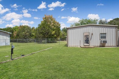 871 E Aquarius Ct, Granbury, TX 76049 - photo 4