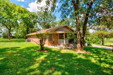 314 Kiowa Dr N, Gainesville, TX 76240 - photo 3