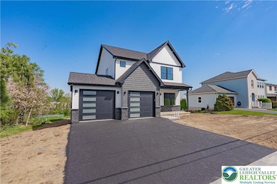 261 Maple St, Coplay, PA 18037 - photo 2