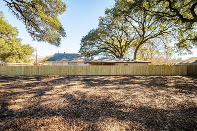 212 Caplin St, Houston, TX 77022 - photo 5