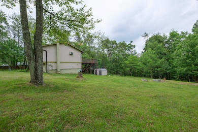 205 Williams Ct, Stroudsburg, PA 18360 - photo 2