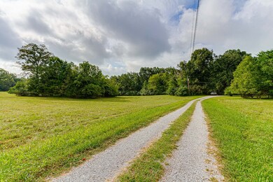 1418 Birch St, Shelbyville, TN 37160 - photo 3