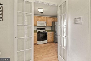 20549 Strath Haven Dr, Montgomery Village, MD 20886 - photo 5