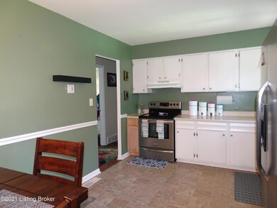 9403 Doewood Ln, Louisville, KY 40291 - photo 7