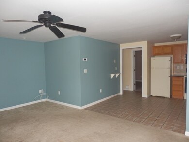 161 Berrington Rd, Leominster, MA 01453 - photo 3