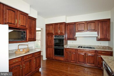 9112 Willow Gate Ln, Bethesda, MD 20817 - photo 7