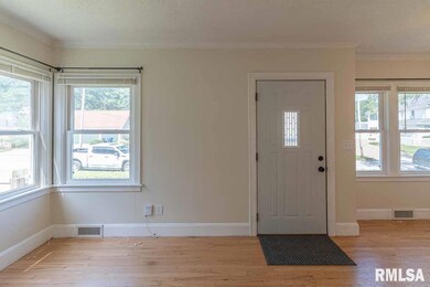 2023 N Fillmore St, Davenport, IA 52804 - photo 7