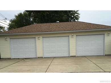 Garage 3 car garage with 220 line