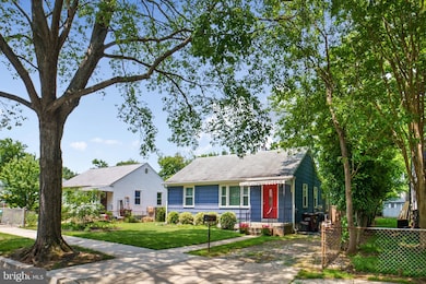 5014 Sheridan St, Riverdale, MD 20737 - photo 2